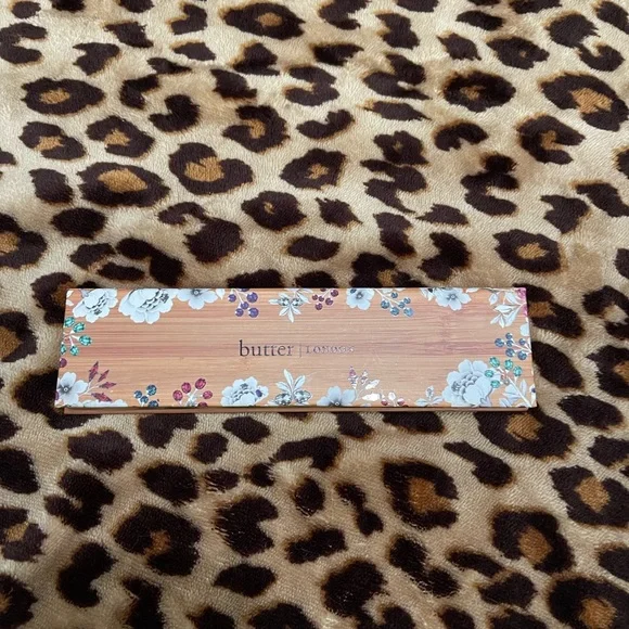 Butter London Eyeshadow palette - Picture 1 of 3